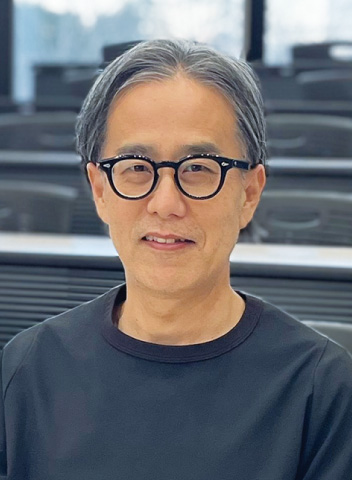 教授 大藪 亮